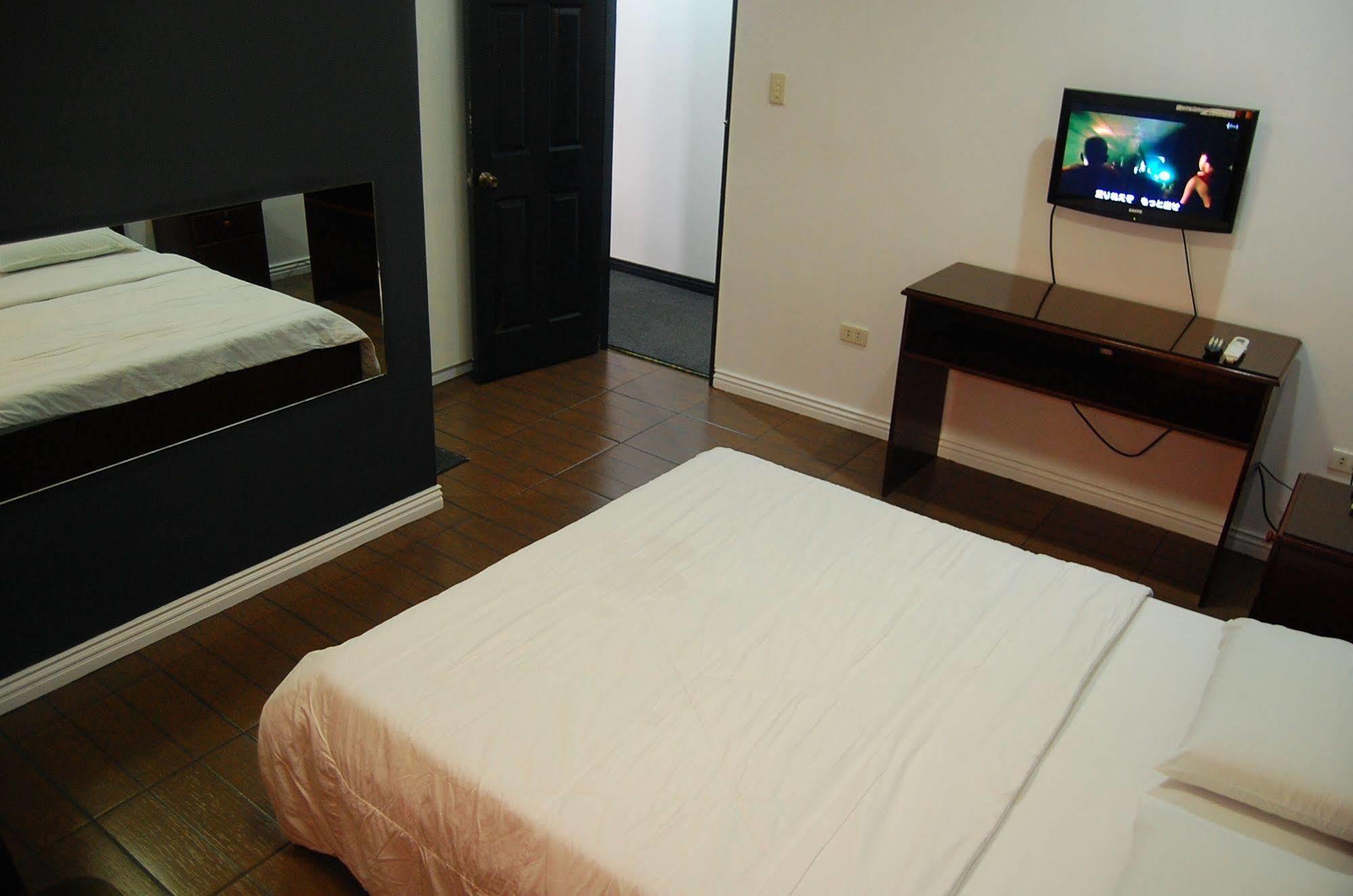 Rumi Apartelle Hotel Angeles Ngoại thất bức ảnh
