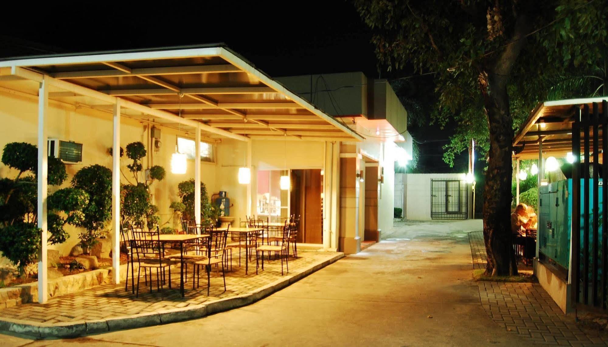 Rumi Apartelle Hotel Angeles Ngoại thất bức ảnh