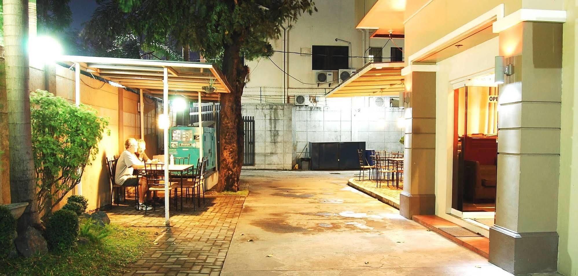 Rumi Apartelle Hotel Angeles Ngoại thất bức ảnh